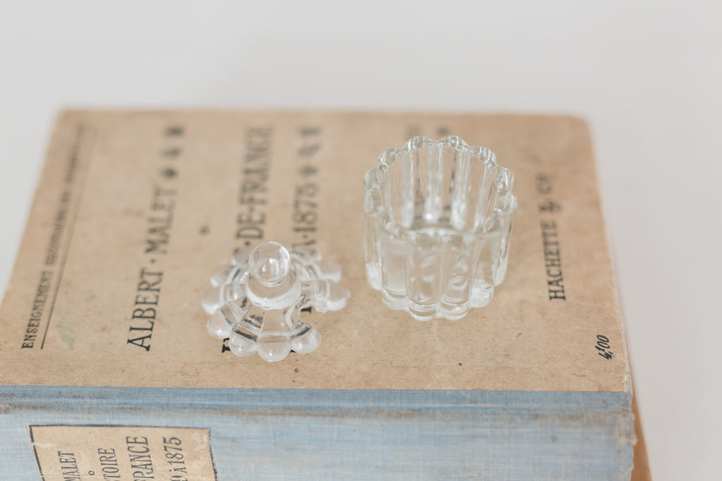 Vintage petit glass Heisey Crystolite Depression Glass Jar