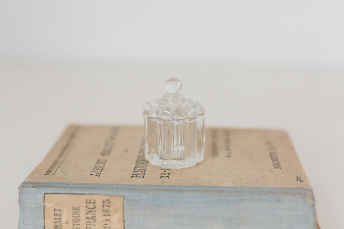 Vintage petit glass Heisey Crystolite Depression Glass Jar