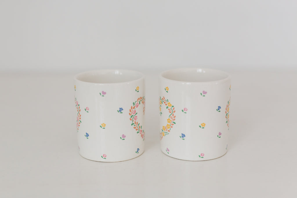 Set of matching vintage New Avenues Laurelwood mugs