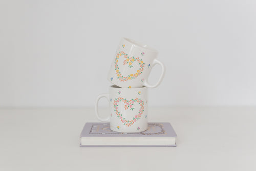 Set of matching vintage New Avenues Laurelwood mugs