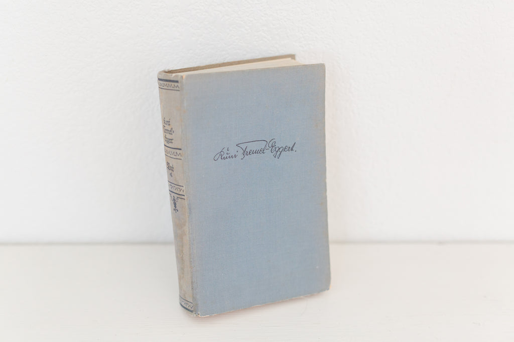 Vintage 1934 German book "Barb Der Roman Einer Detchen"